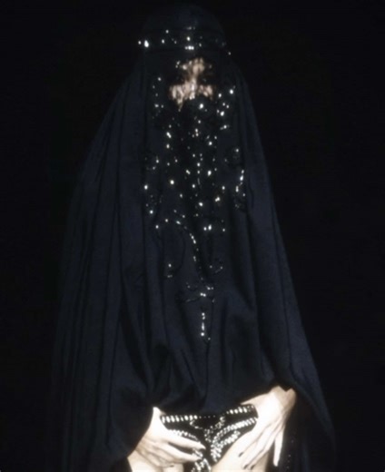 Alexander McQueen Spring-Summer 2000: Eye Collection