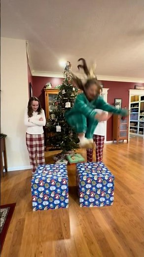 I RUINED CHRISTMAS… *GONE WRONG* 🥴 #prank #christmas #siblings