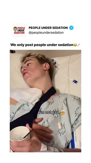 PEOPLE UNDER SEDATION💉 on Instagram: "1997년 개봉한 영화 40n은 x의 운명적인 사랑을 통 해 비극 속에서도 오래 남는 감정의 깊이를 보여주는 작품입니다. 화려한 연출보다 인물의 감정에 더 집중한 제임스 카메론 감독의 스타일은 지금 다시 봐도 묘하게 가슴을 울리 죠. 배가 침몰하는 장 면이 아닌, 두 사람이 서로를 바라보던 순간들이 더 강하게 기억에 남는 영화이기도 합니다. 이 감정을 완성해주는 곡이 바로 셀린 디온의 *”My Heart Will Go On”*입니다. 처음 들으면 잔잔한데, 어느 순간 자연 스럽게 가슴이 벅차오르는 느낌을 줍니다. 특히 후반부의 고 조되는 보컬 은 영화 속 잭과 로즈의 마지막 장면과 겹쳐지면 서 괜히 마음이 서 늘해지기도 하고요. 많은 분들이 “이 노래 가 나오면 왜 그 장면이 자동으로 떠오르는지 모르겠다”고 말 하는데, 그만큼 영화와 음악 이 자연스럽게 얽혀 있는 곡입니다. 1998년 아카데미 주제가상을 비롯해 여