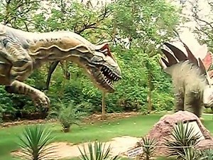 Dinosaur And Fossil Park ||Statue of Fighting Dinosaurs at Indroda nature park Gandhinagar.