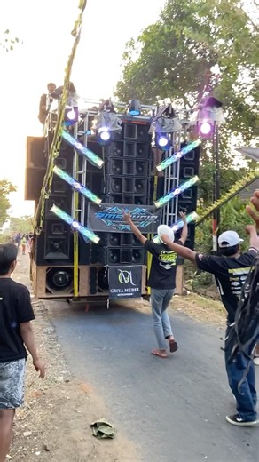 Sound horeg rms audio 8 sub parathel x griya mebel karnaval wonorejo