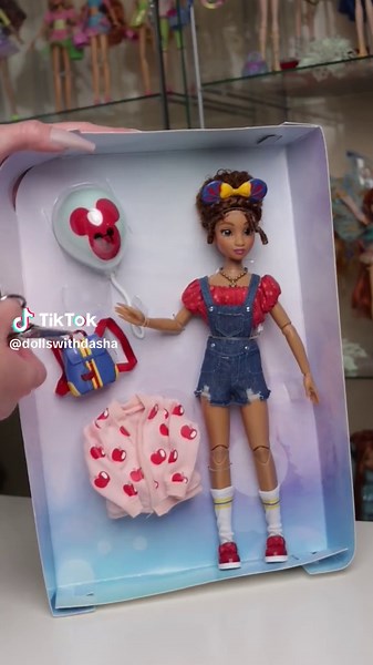 ILY Snow White inspired doll 🍎💛 🏷️ disney ily dolls, snow white dolls, disney princess, disney doll unboxing @jakkspacific.toys @shopdisney #disneyily4everdoll #snowwhite #disneydolls #disneyprincessdoll
