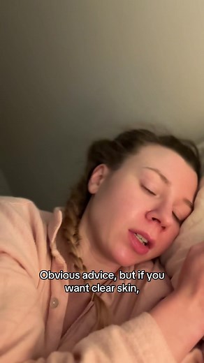How Changing Pillowcases Improves Your Skin Health