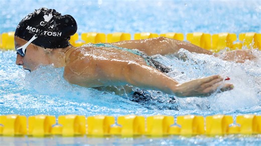 Summer McIntosh wins 200m butterfly final for her 3rd gold medal at the World Aquatics Championships