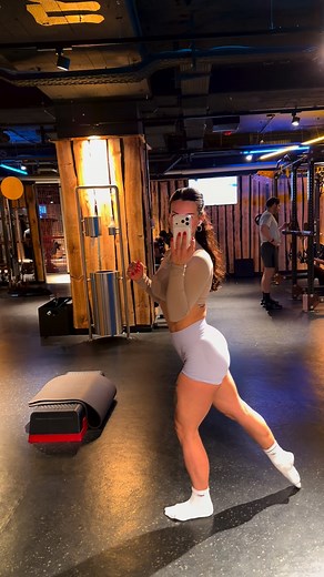 9.6K views · 216 reactions | rate my splits from 1-10  #explore #reels #explorepage #gymmotivation #stretching #flexibility #splits | Daria Spanowski | Facebook