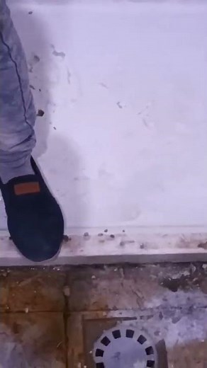 how to remove shower tray