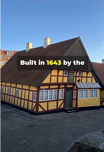 🇩🇰: Et af Sønderborgs ældste huse / 🇬🇧: One of Sønderborg’s oldest houses 🇩🇰: Kilde: Visitdenmark og Sønderborghistorier / 🇬🇧: Source: Visitdenmark and Sønderborghistorier 🇩🇰: Billeder: Egne billeder, qwesy qwesy: Sønderborg (CC BY SA 3.0), Wolfgang Pehlemann: Sankt Marie Kirke, die Marienkirche, erbaut um 1600 (nach Vorgänger-Kirche) (CC BY SA 3.0) og Wikimedia Commons / 🇬🇧: Pictures: Own pictures, qwesy qwesy: Sønderborg (CC BY SA 3.0), Wolfgang Pehlemann: Sankt Marie Kirke, die Ma