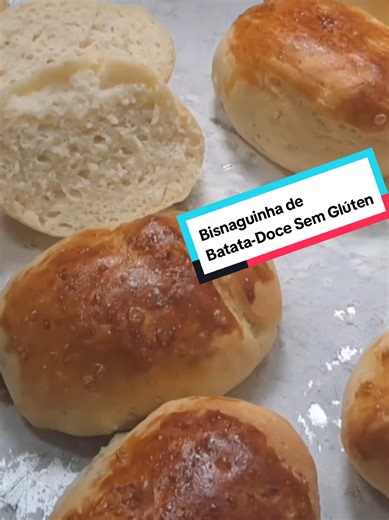 ✨ Bisnaguinha de Batata-Doce Sem Glúten – Macias e Irresistíveis! Essas bisnaguinhas de batata-doce sem glúten vão conquistar seu café da manhã! 🥰 Macias, levinhas, com sabor suave e aquele toque caseiro que só quem faz sabe. Perfeitas para rechear, vender ou servir no lanche — ficam douradinhas e lindas! 📝 Ingredientes Espuma de fermento 10g de fermento biológico seco 20g de açúcar demerara 120ml de água morna Massa: 120 g de batata-doce cozida e amassada 1 ovo 30 ml de óleo 120 ml de água mo