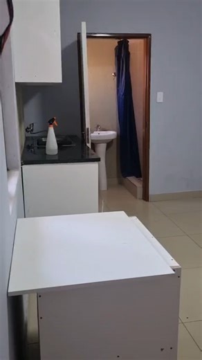 Bachelor Apartment for Rent in Protea Glen Ext 27, Soweto for R2,500 – Water and Electricity included Bachelor Unit comes fully fitted with cupboards and wardrobes Neat with parking Fully paved with wall and gate Secure parking available Water included Electricity included Rent: R2,500 Deposit: R2,500 ............................................ OTHERS: *Bachelor Apartments for Rent in Protea Glen Ext 22, Soweto for R2,000 – Water and Electricity included - Ref: SPSGAS023. * Bachelor Apartment f