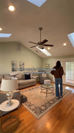 Kasey Nance | Asheboro, NC Realtor on Instagram: "If you’ve been looking for a home that’s cozy, inviting, and in the perfect location for shopping + dining, I think I have your answer 3 bed | 2 bath | 1,698 sqft ✨ vaulted living room ceilings + built in shelving ✨ a back deck perfect for entertaining ✨ gas log fireplace ✨ 2 car garage ✨ sits on almost half an acre Comment “COZY” and I’ll send you all the details! *monthly payment subject to change. Based on a 30-year fixed rate of 6% w/ 20% dow