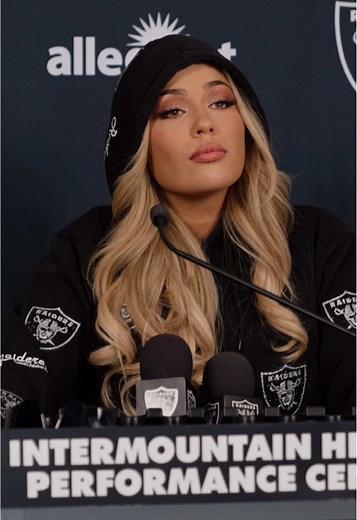 😉 #nfl #nflcheerleader #press #wink #hairtok | nfl cheerleader