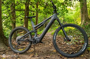 Canyon Spectral:ON CF 7 Blasts Descents and is a Social Climber [Review]