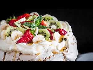 Easy Australian Pavlova [Best Christmas Dessert Recipe!]