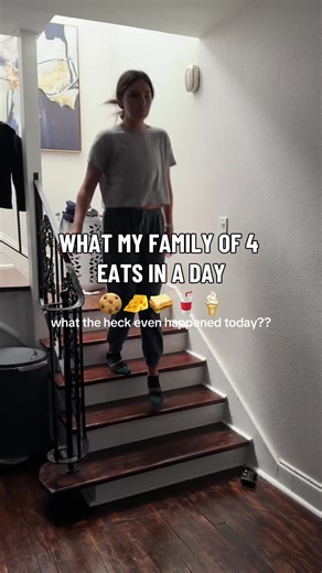 hahaha this went south fast😂😂 like what happened to our healthy eating as the night went on😵😂 #family #fulldayofeats #wieiad #mom #toddler