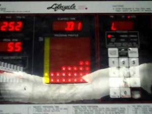 Life Fitness Life Cycle 9500HR Commercial Exercise Bike