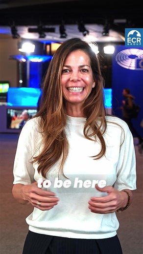 Let’s break the TikTok algorithm with Nora Junco! Follow us and join the conversation in the comments! 🤗👉 #ECR #WeekendVibes #StrongerEurope