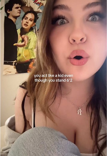 Lana Del Rey Concert: Captivating Performance Highlights