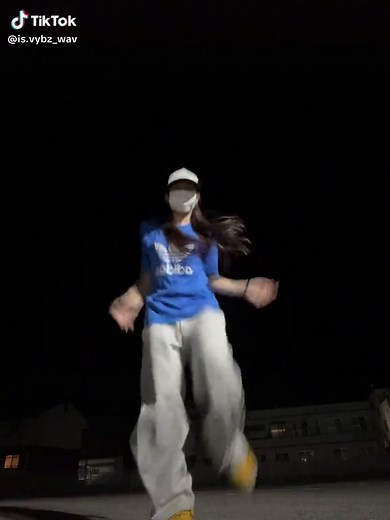 twoダンスのやり方｜みんなで楽しむダンス動画