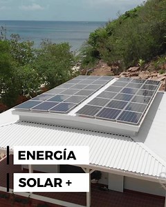 Seis motivos para acceder al servicio de energía solar almacenamiento de batería, ahora con respaldo de batería para el hogar Enphase Encharge 10™: 1. Protege tu hogar de los cortes de luz 2. Obtén confiabilidad energética 3. Asume el control de tus costos energéticos 4. Almacena tu propia energía 5. Conecta hasta cuatro baterías Enphase Encharge 10 de 10 kWh para una capacidad total de 40 kWh de almacenamiento. 6. Obtén 25 años de protección de baterías y energía solar para el hogar Decídete ah