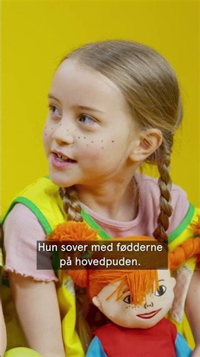 Pippi sover med fødderne på hovedpuden 🤭