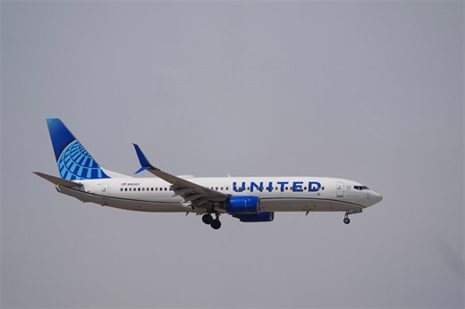 FAA investigates close call between military Black Hawk, United flight at John Wayne Airport