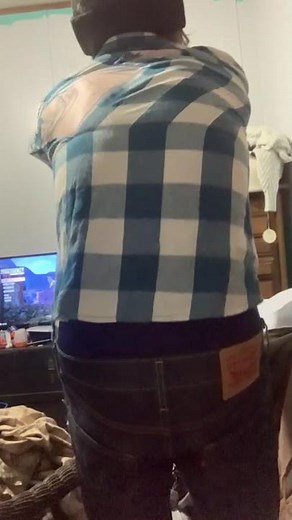 Shirt Ripping Video 56! Twink's Strong Back Bursts Through His Blue Shirt