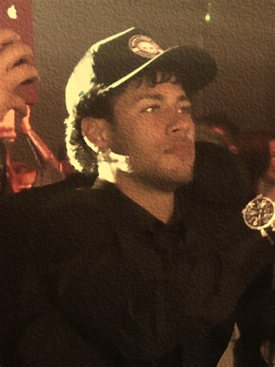 Neymar singning and dancing Despacito by Luis Fonsí - Neymar Jr Vibes - Neymar Jr in his last dance #neymar #edit #despacito #gzzdelrio