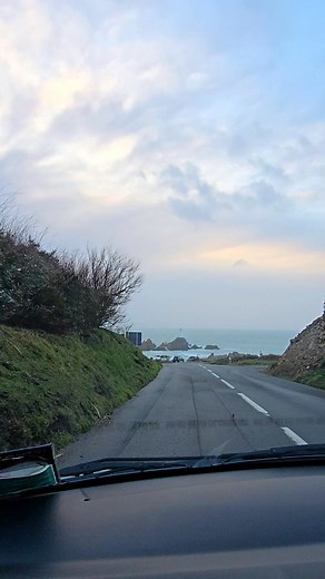 @highlight going down to la Corbiere lighthouse # jersey channel island 🇯🇪 | Malee Samson