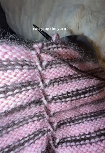 Mastering Jogless Stripes in Knitting: Frankie's Sweater Guide