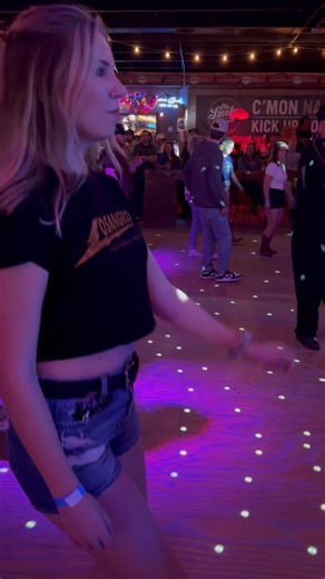 Flexing with her Cowboy boots on!!! @tis_hanna tearing up the Dance Floor #flexlinedancechallenge #thelinedanceking #cupid #newcupid #cupidflex | Cupid