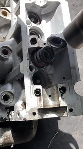 #howto get out valve springs without spring compressor? #shorts #vintage #cars #mechanical #tricks | Mechanic Life