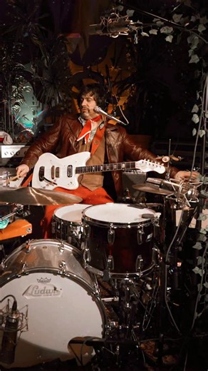 𝗦𝗧𝗘𝗘𝗟 𝗕𝗘𝗔𝗡𝗦 on Instagram: ""Do you remember Christmas 1975"? Another holiday improvisation This session is day 2 of incorporating the tympani, tubular bells, bongos, mellotron and vibraphone (and other percussive tools) Thanks to @inaisleeight for the wind chimes Thanks to @mellotronfactory for the mellotron mini Thanks to @ludwigdrumshq @remopercussion @zildjiancompany @jimdunlopusa @silvertoneguitars And wishing you all a merry chriTmas yall #christmas #music #funk #steelbeans #holid