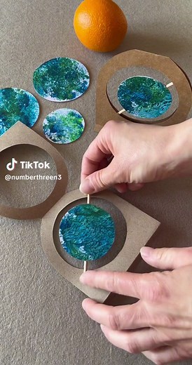 Earth Day craft 🌍 inspiration astronomiekoffer #lavoretticonlacarta #earthday #earthday2023 #földnapja #föld #kidscrafts #mom #kidsartwork #class #easykidscrafts #earth #perteeeee