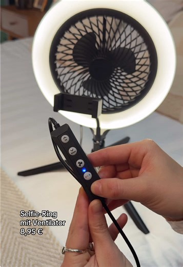 It’s giving main character energy! 🤳 Du brauchst ein Selfie-Ringlicht mit Ventilator zum besten Preis? Say no more. #ActionDeutschland #Selfieringlicht