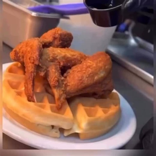 The heart and soul of southern cooking is serving up chicken & waffles and shrimp & grits for Saturday brunch today from 11:30am-3pm. And as always, our full bar will be available serving your choice of mimosas, flavored bellinis, cocktails and mocktails. See you soon! Open today from 11:30am-9pm. Brunch menu 11:30am-3pm only. cornbreadsoulfood.com #chickenandwaffles #soulful #saturdaybrunch #hotandfresh #friedeggs #eatdetroit #brunchvibes #grits #yourchoice #turkeychops #soulgood #southernsides
