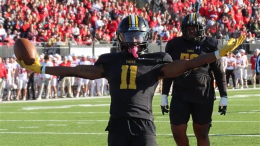 DePauw football looks to continue special season in D-III playoffs Sweet 16