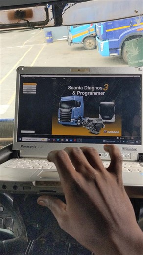 🔧 HUDUMA ZA SCANIA KWA KUTUMIA SDP3 Kwa kutumia SDP3 – Scania Diagnos & Programmer 3, tunafanya diagnosis sahihi bila kubahatisha 👇 🛠 Huduma Tunazofanya: ✔️ Kusoma na kufafanua fault codes & fault descriptions ✔️ Kuangalia live data (engine, gearbox, brakes) ✔️ Fuel system diagnosis (injectors, solenoids, sensors) ✔️ Gearbox diagnosis (TMS2, clutch, gear shifting issues) ✔️ Engine miss & power loss diagnosis ✔️ Sensor testing & verification ✔️ Calibration & adjustments ✔️ Checks & guided trou