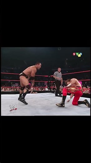 Le Rock Bottom contré par le Latino Heaaat (2002) #wwe #catch #rtl9 #eddieguerrero #therock #2002