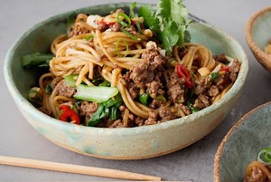 Crispy beef and ramen stir fry