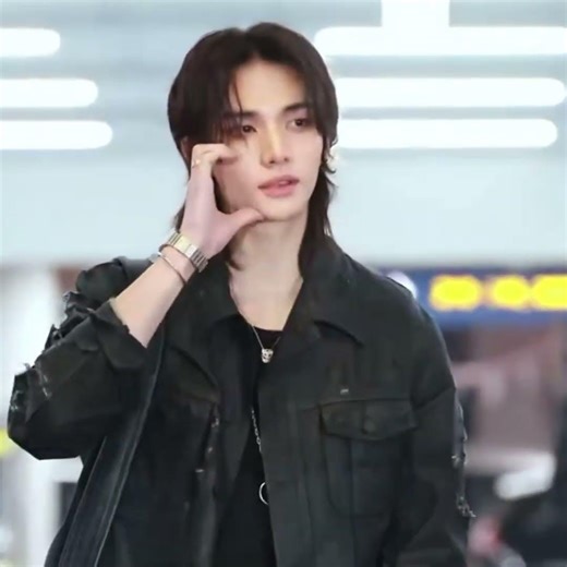 I'M CRYING 😭😭 #straykids #hyunjin #stays