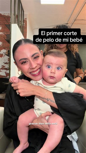 El primer corte de pelo de mi bebé 😍 ya urgía emparejarlo😂 por supuesto confiando siempre en las manos de Lisseth y @Dalí Peluquería de Autor #vlog #baby #haircut #boymom #funny