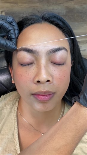 Here’s the thing… Mapping brows is a valuable technique for creating symmetry and ensuring precision in shaping, but it’s not the only important tool in a brow artist’s skillset. It’s mostly about knowing…👇🏼 1. Understanding Face Anatomy and Proportions: Each client’s face shape is unique, and knowing how to adapt brow shapes based on facial features is critical. Mapping provides guidelines, but a brow artist must understand how to adjust the brow to enhance the natural contours of the face. 2