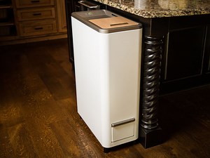 zera food recycler transforms food waste into homemade fertilizer