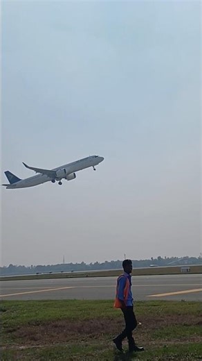 Delhi to bangalore flight vlog #trending #shorts #viral #vlog #delhiairport #aviation