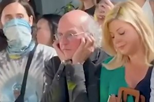 ‘It was very noisy’: Larry David explains that Fashion Week photo