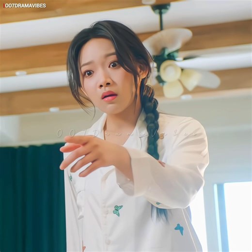 He's too comfortable 😂🤣 || Cdrama 🎭 || #shorts #cdrama