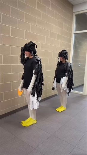 Tutorial | Diy | Arts | Tips 💋 on Instagram: "Follow us @tutorialsgallery for more! Rate it 1 - 10 😂😂😂 #art #fun #creative #artist #memes"