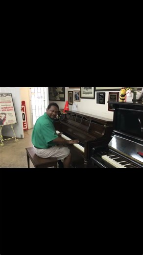 Boogie Woogie on a Yamaha Console piano #boogie #boogiewoogie #piano #console #pianist #music #cover