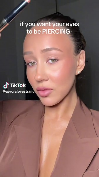 Make Your Eyes Pop with Simple Eye Makeup Techniques