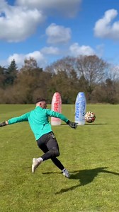 90K views · 934 reactions | Need a detailed side volley tutorial⁉️ Head over to theonegloveco  #goalkeeper #goalkeepertraining | Declan McCarthy | Facebook